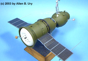 Soyuz Spacecraft - Ogonyek - 4