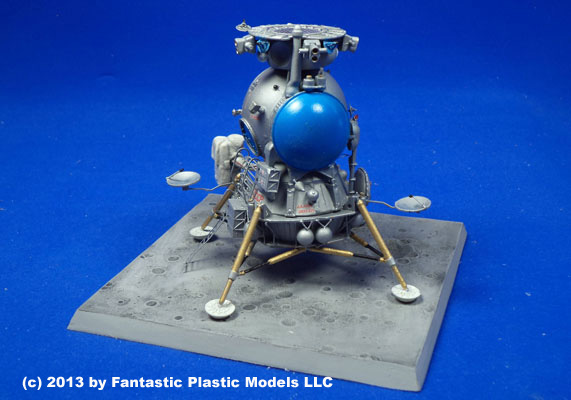 Soviet LK Lander - Fantastic Plastic Models - 4