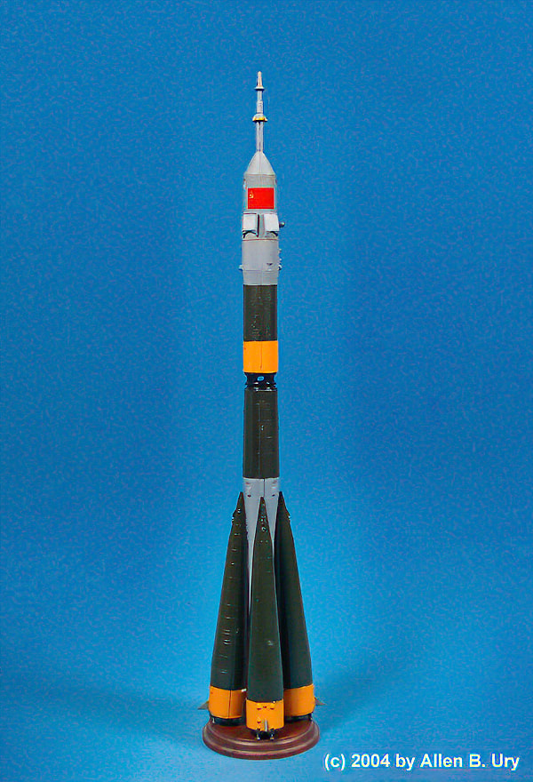 Soyuz TM-12 by Maquette - Fantastic Plastic Models