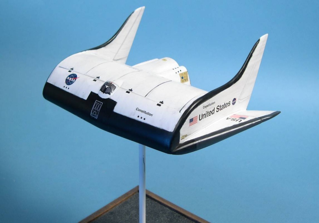 Rockwell C-1057 Breadbox Shuttle Model Kit - Fantastic Plastic Models